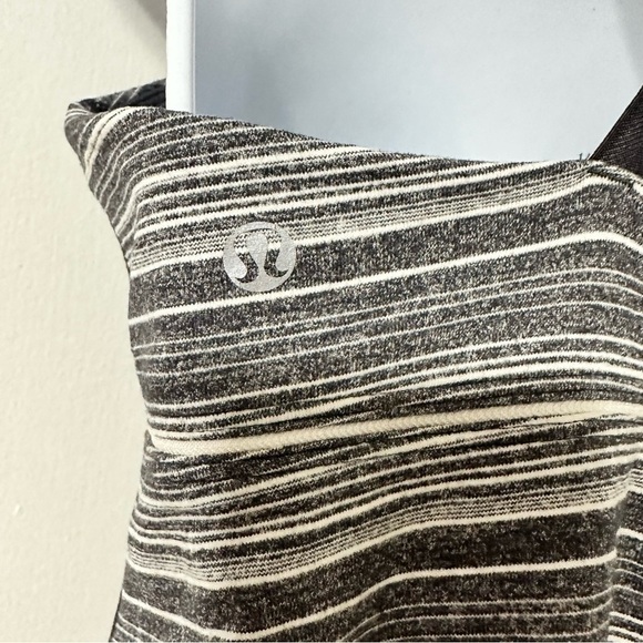 Lululemon tank drawstring size 8 - Picture 6 of 7